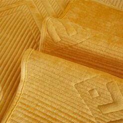 Protège Canapé Milo Jaune -Housse Moderne Magasin housse canape matelasse housse moderne 4