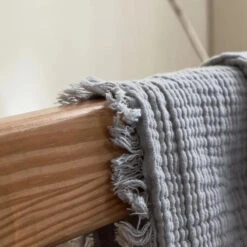 Plaid Canapé Gaze De Coton Gris Clair 5 Plaid Canapé Gaze De Coton Gris Clair -Housse Moderne Magasin plaid gris clair pour canape housse moderne 2